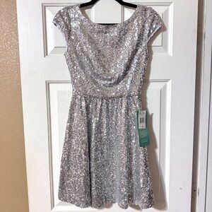 NWT B. Smart Silver Sequin Cap Sleeve V-Back Dress Juniors Size 5 Party Holiday